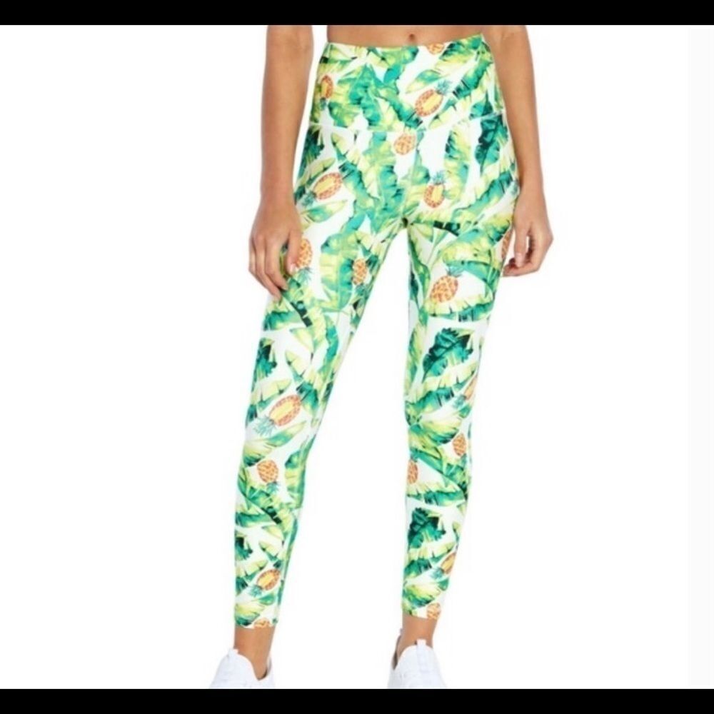 Wildfox palms and pineapples yoga leggings. NWT. Sz Small